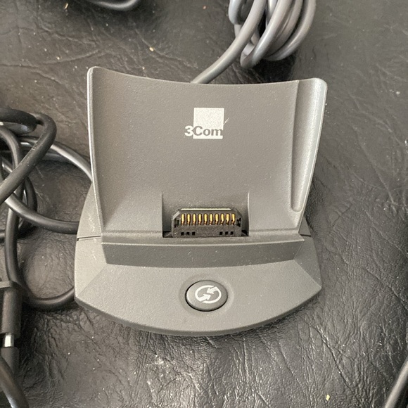 Four palm stations to charge your palm pilot - Picture 3 of 8